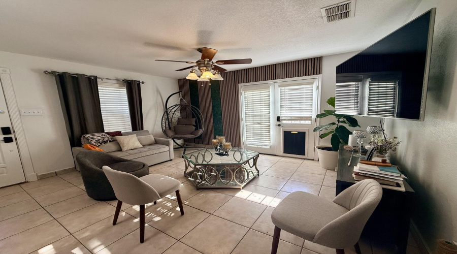 512 Mohican Dr, Laredo, Texas 78045, 3 Bedrooms Bedrooms, 5 Rooms Rooms,2 BathroomsBathrooms,Residential,For Sale,512 Mohican Dr,20264730