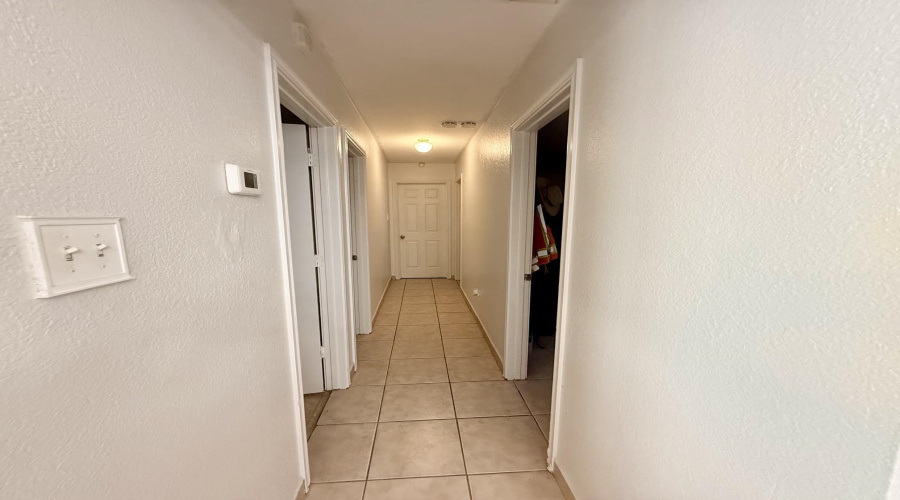 512 Mohican Dr, Laredo, Texas 78045, 3 Bedrooms Bedrooms, 5 Rooms Rooms,2 BathroomsBathrooms,Residential,For Sale,512 Mohican Dr,20264730