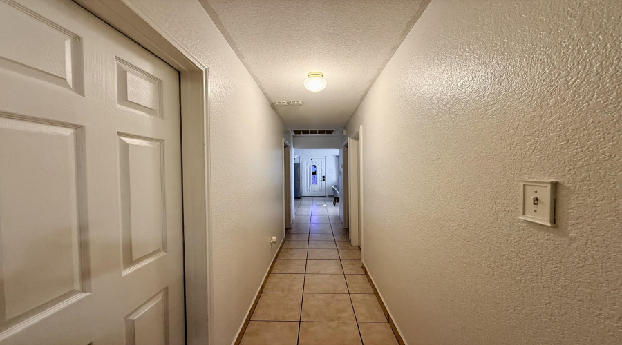 512 Mohican Dr, Laredo, Texas 78045, 3 Bedrooms Bedrooms, 5 Rooms Rooms,2 BathroomsBathrooms,Residential,For Sale,512 Mohican Dr,20264730