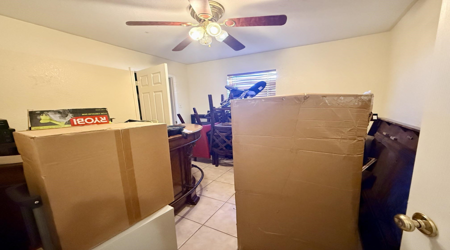 512 Mohican Dr, Laredo, Texas 78045, 3 Bedrooms Bedrooms, 5 Rooms Rooms,2 BathroomsBathrooms,Residential,For Sale,512 Mohican Dr,20264730