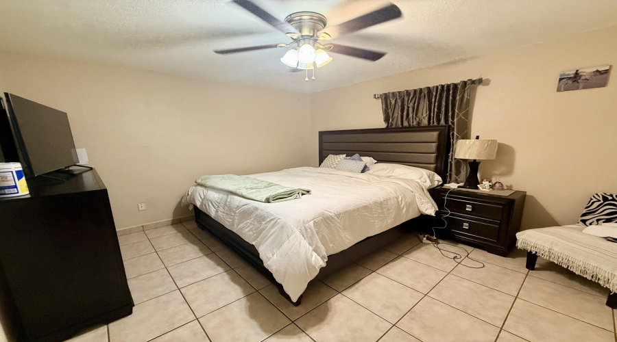 512 Mohican Dr, Laredo, Texas 78045, 3 Bedrooms Bedrooms, 5 Rooms Rooms,2 BathroomsBathrooms,Residential,For Sale,512 Mohican Dr,20264730