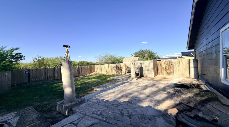 512 Mohican Dr, Laredo, Texas 78045, 3 Bedrooms Bedrooms, 5 Rooms Rooms,2 BathroomsBathrooms,Residential,For Sale,512 Mohican Dr,20264730