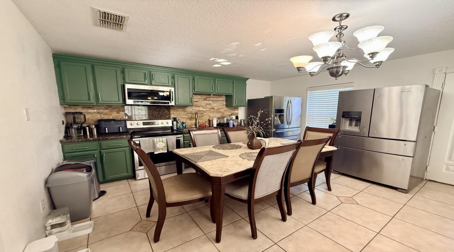 512 Mohican Dr, Laredo, Texas 78045, 3 Bedrooms Bedrooms, 5 Rooms Rooms,2 BathroomsBathrooms,Residential,For Sale,512 Mohican Dr,20264730