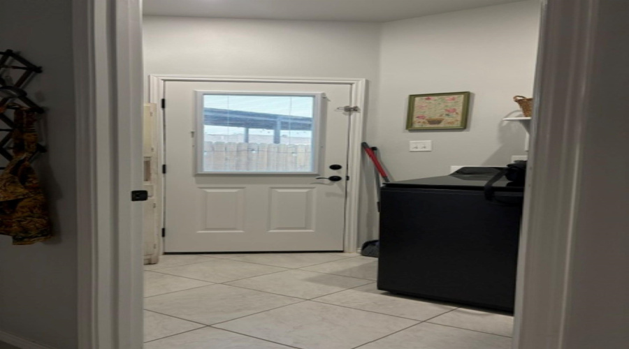 1219 Port Texas Dr., Laredo, Texas 78045, 4 Bedrooms Bedrooms, 6 Rooms Rooms,2 BathroomsBathrooms,Residential,For Sale,1219 Port Texas Dr.,20264731