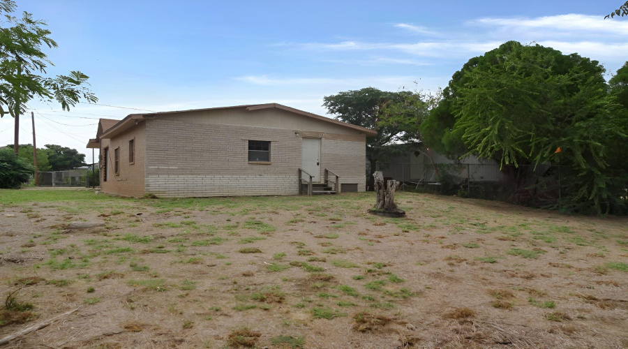 4518 Rodeo Ln, Laredo, Texas 78046, 3 Bedrooms Bedrooms, 6 Rooms Rooms,1 BathroomBathrooms,Residential,For Sale,4518 Rodeo Ln,20264732