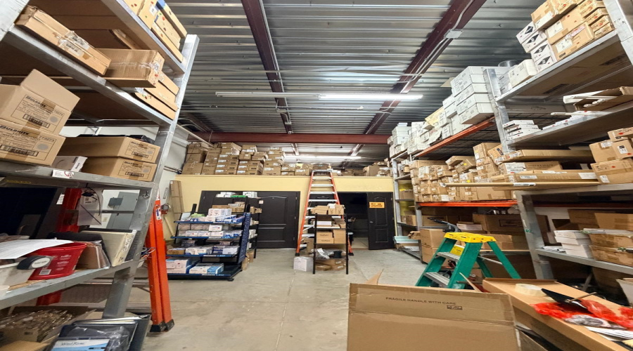 2329 Jacaman Rd, Laredo, Texas 78041, 11 Rooms Rooms,2 BathroomsBathrooms,Commercial retail/office,For Rent,2329 Jacaman Rd,20264739