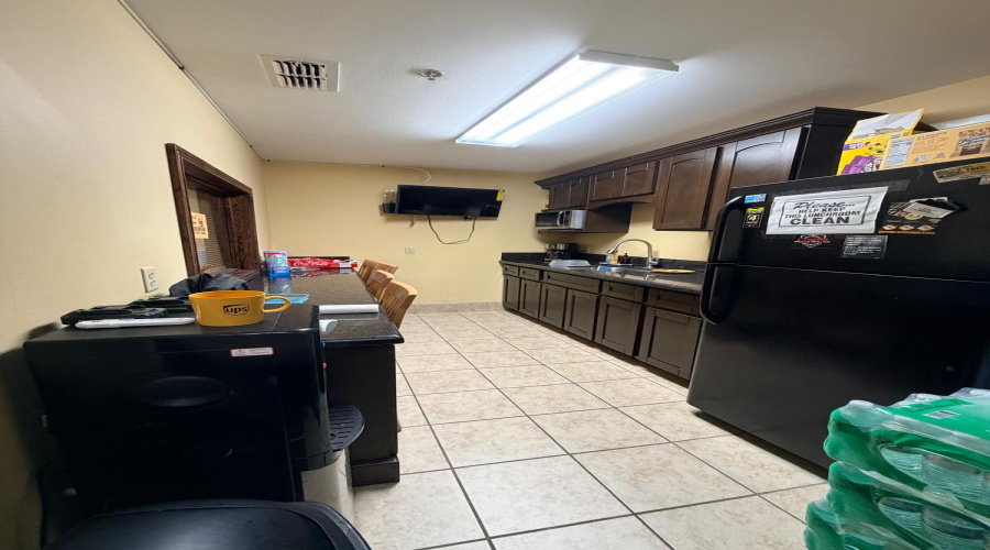 2329 Jacaman Rd, Laredo, Texas 78041, 11 Rooms Rooms,2 BathroomsBathrooms,Commercial retail/office,For Rent,2329 Jacaman Rd,20264739