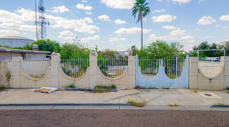 1710 McClelland Ave, Laredo, Texas 78040, ,Land,For Sale,1710 McClelland Ave,20264740
