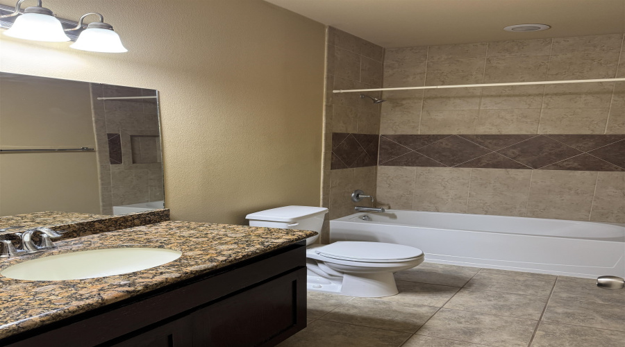 5016 Lost Hills Trail, Laredo, Texas 78041, 3 Bedrooms Bedrooms, 5 Rooms Rooms,2 BathroomsBathrooms,Residential,For Rent,5016 Lost Hills Trail,20264734