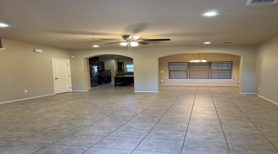 5016 Lost Hills Trail, Laredo, Texas 78041, 3 Bedrooms Bedrooms, 5 Rooms Rooms,2 BathroomsBathrooms,Residential,For Rent,5016 Lost Hills Trail,20264734