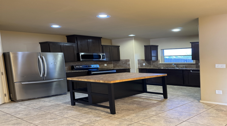 5016 Lost Hills Trail, Laredo, Texas 78041, 3 Bedrooms Bedrooms, 5 Rooms Rooms,2 BathroomsBathrooms,Residential,For Rent,5016 Lost Hills Trail,20264734