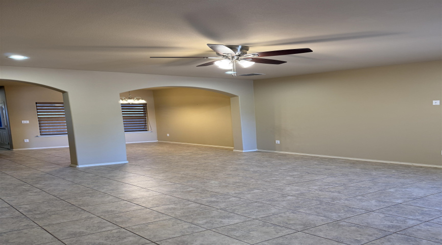 5016 Lost Hills Trail, Laredo, Texas 78041, 3 Bedrooms Bedrooms, 5 Rooms Rooms,2 BathroomsBathrooms,Residential,For Rent,5016 Lost Hills Trail,20264734