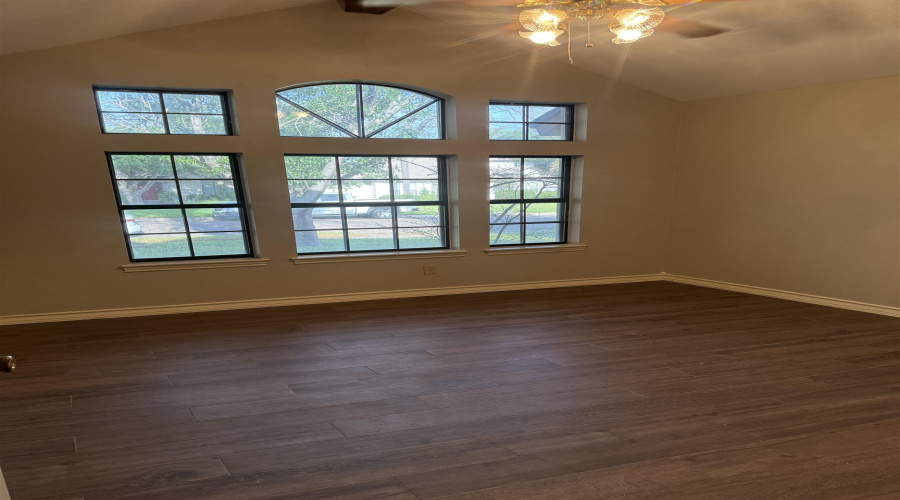 8835 Liberty Lp, Laedo, Texas 78045, 4 Bedrooms Bedrooms, 5 Rooms Rooms,2 BathroomsBathrooms,Residential,For Rent,8835 Liberty Lp,20264735