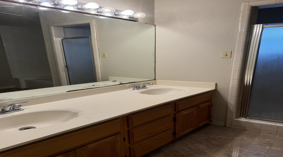 8835 Liberty Lp, Laedo, Texas 78045, 4 Bedrooms Bedrooms, 5 Rooms Rooms,2 BathroomsBathrooms,Residential,For Rent,8835 Liberty Lp,20264735