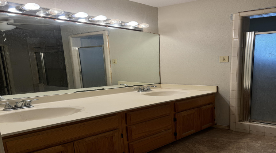 8835 Liberty Lp, Laedo, Texas 78045, 4 Bedrooms Bedrooms, 5 Rooms Rooms,2 BathroomsBathrooms,Residential,For Rent,8835 Liberty Lp,20264735