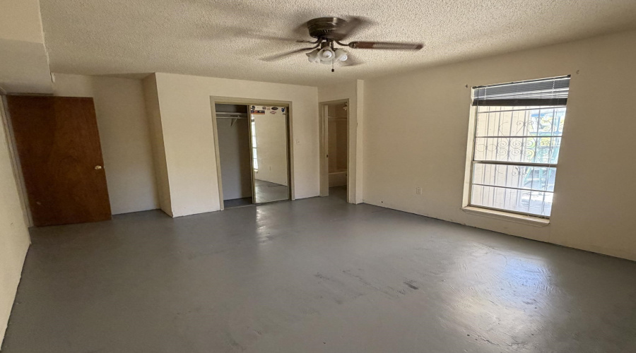 233 Malaga Dr, Laredo, Texas 78046, 7 Bedrooms Bedrooms, 8 Rooms Rooms,5 BathroomsBathrooms,Residential,For Sale,233 Malaga Dr,20264737