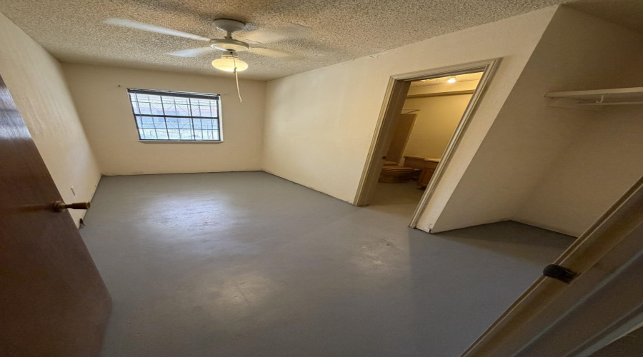 233 Malaga Dr, Laredo, Texas 78046, 7 Bedrooms Bedrooms, 8 Rooms Rooms,5 BathroomsBathrooms,Residential,For Sale,233 Malaga Dr,20264737