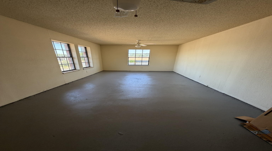 233 Malaga Dr, Laredo, Texas 78046, 7 Bedrooms Bedrooms, 8 Rooms Rooms,5 BathroomsBathrooms,Residential,For Sale,233 Malaga Dr,20264737