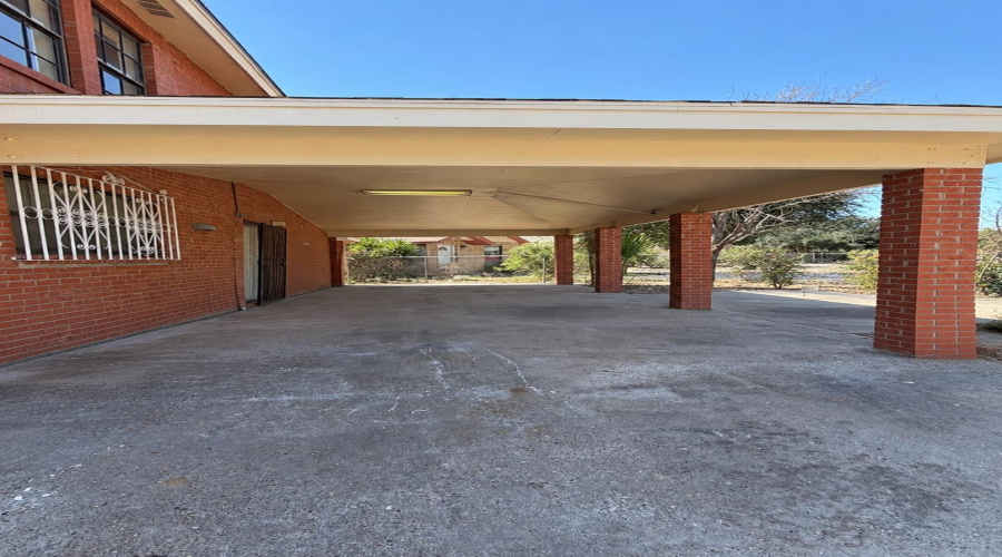233 Malaga Dr, Laredo, Texas 78046, 7 Bedrooms Bedrooms, 8 Rooms Rooms,5 BathroomsBathrooms,Residential,For Sale,233 Malaga Dr,20264737