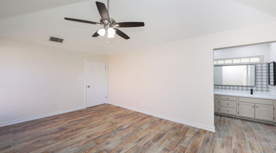 9006 Orange Blossom Lp, Laredo, Texas 78045, 4 Bedrooms Bedrooms, 6 Rooms Rooms,2 BathroomsBathrooms,Residential,For Sale,9006 Orange Blossom Lp,20264738