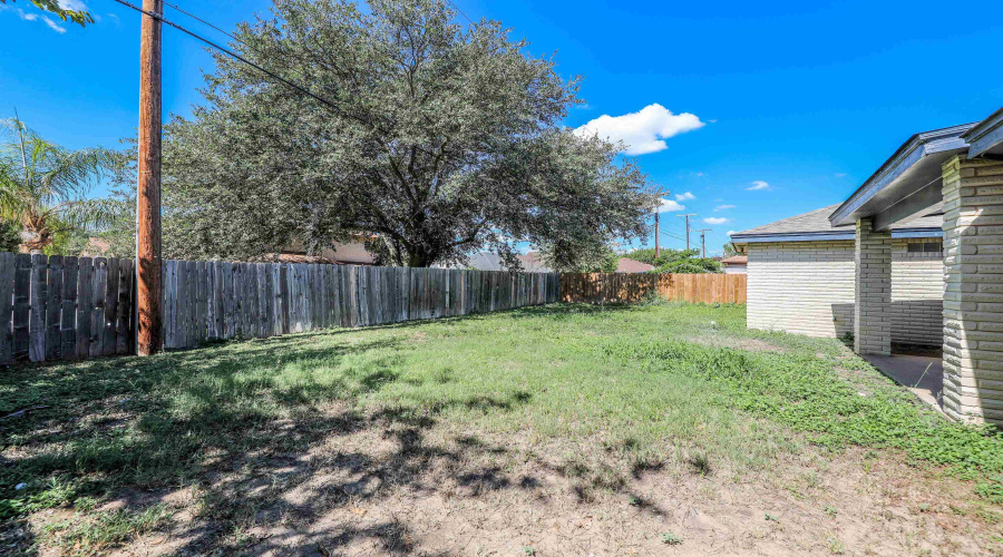 9006 Orange Blossom Lp, Laredo, Texas 78045, 4 Bedrooms Bedrooms, 6 Rooms Rooms,2 BathroomsBathrooms,Residential,For Sale,9006 Orange Blossom Lp,20264738