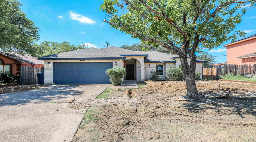 9006 Orange Blossom Lp, Laredo, Texas 78045, 4 Bedrooms Bedrooms, 6 Rooms Rooms,2 BathroomsBathrooms,Residential,For Sale,9006 Orange Blossom Lp,20264738