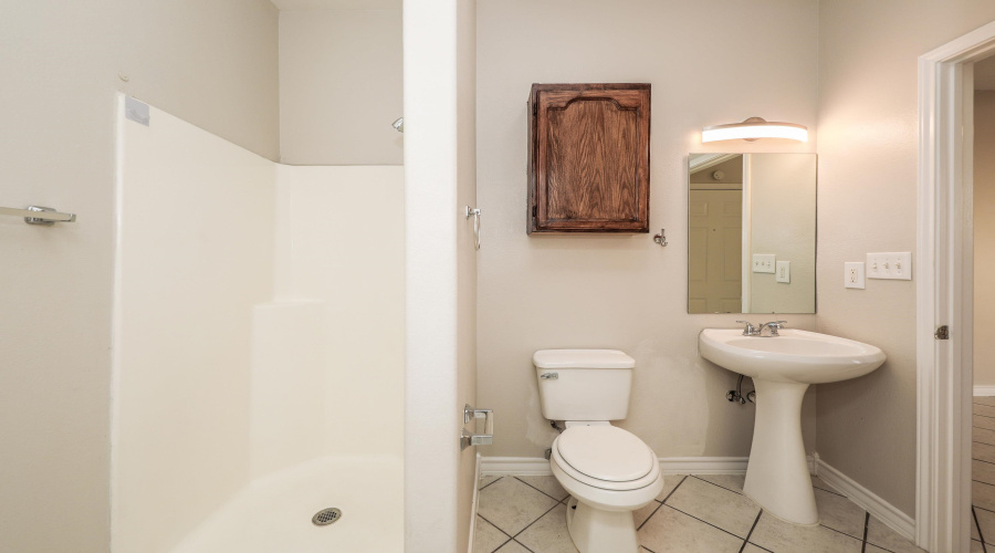 1000 Ranchway Dr, Laredo, Texas 78045, 3 Bedrooms Bedrooms, 6 Rooms Rooms,3 BathroomsBathrooms,Residential,For Sale,1000 Ranchway Dr,20264741