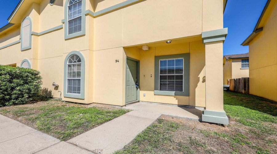 1000 Ranchway Dr, Laredo, Texas 78045, 3 Bedrooms Bedrooms, 6 Rooms Rooms,3 BathroomsBathrooms,Residential,For Sale,1000 Ranchway Dr,20264741