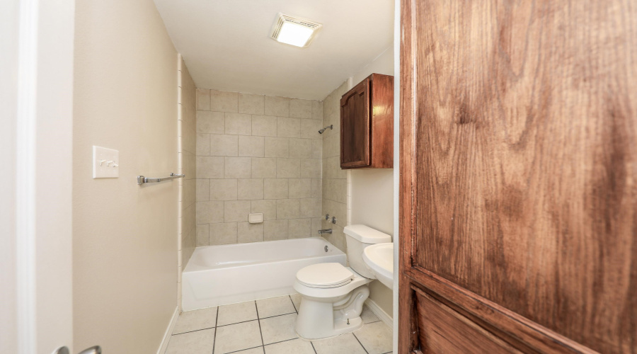 1000 Ranchway Dr, Laredo, Texas 78045, 3 Bedrooms Bedrooms, 6 Rooms Rooms,3 BathroomsBathrooms,Residential,For Sale,1000 Ranchway Dr,20264741