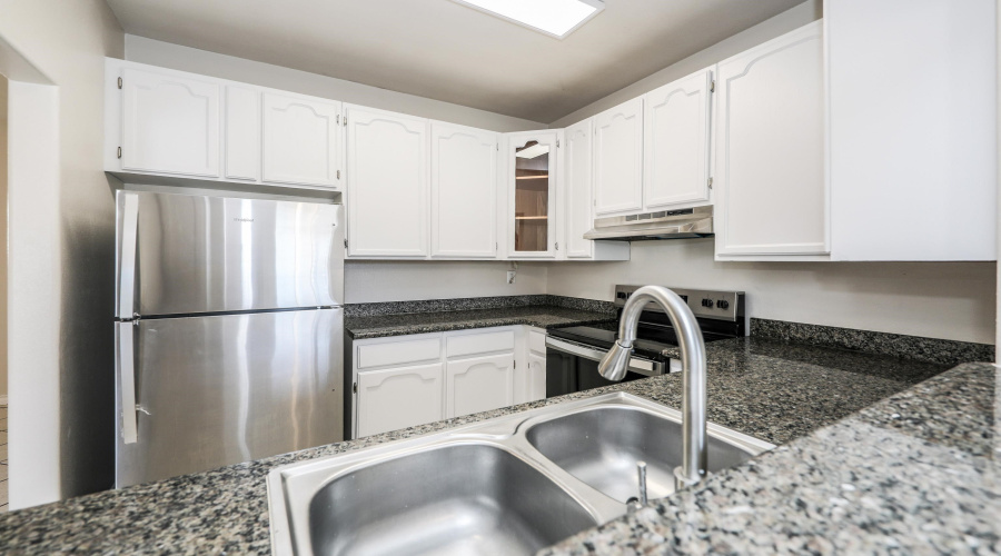 1000 Ranchway Dr, Laredo, Texas 78045, 3 Bedrooms Bedrooms, 6 Rooms Rooms,3 BathroomsBathrooms,Residential,For Sale,1000 Ranchway Dr,20264741