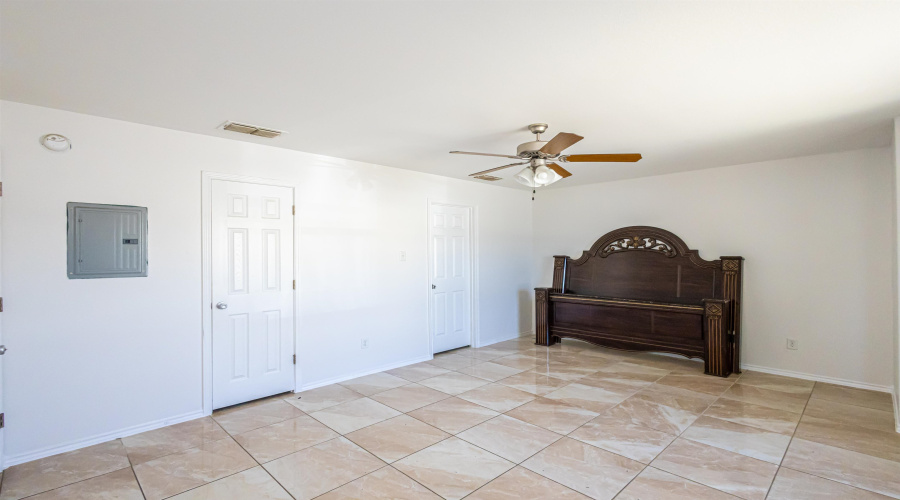 4307 Melissa Dr, Laredo, Texas 78046, 4 Bedrooms Bedrooms, 6 Rooms Rooms,2 BathroomsBathrooms,Residential,For Sale,4307 Melissa Dr,20264744