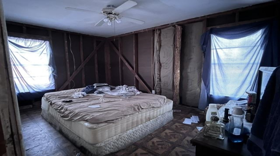 910 S Frans St., Hebbronville, Texas 78361, 3 Bedrooms Bedrooms, 5 Rooms Rooms,1 BathroomBathrooms,Residential,For Sale,910 S Frans St.,20264745