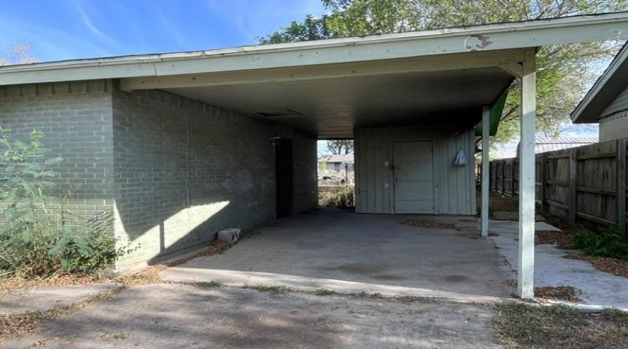 910 S Frans St., Hebbronville, Texas 78361, 3 Bedrooms Bedrooms, 5 Rooms Rooms,1 BathroomBathrooms,Residential,For Sale,910 S Frans St.,20264745