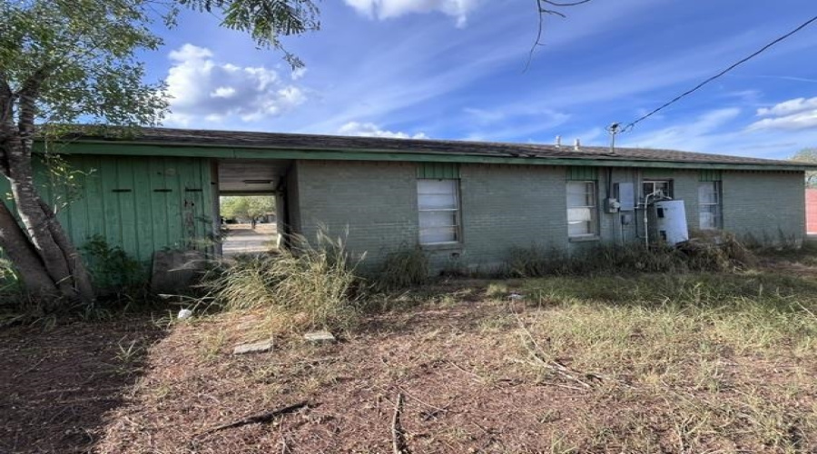 910 S Frans St., Hebbronville, Texas 78361, 3 Bedrooms Bedrooms, 5 Rooms Rooms,1 BathroomBathrooms,Residential,For Sale,910 S Frans St.,20264745