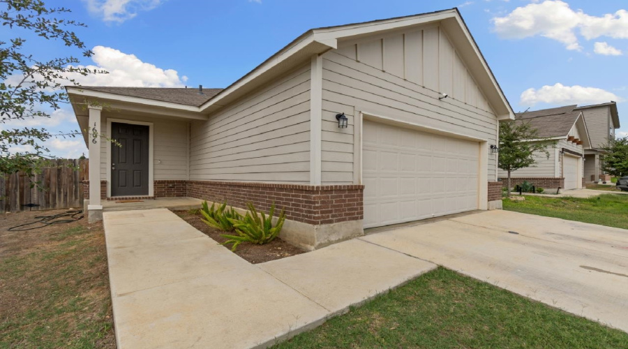 1606 Decano Ln., laredo, Texas 78046, 3 Bedrooms Bedrooms, 5 Rooms Rooms,2 BathroomsBathrooms,Residential,For Rent,1606 Decano Ln.,20264747