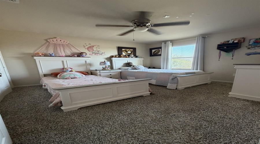 1633 Port Victoria Dr., Laredo, Texas 78045, 3 Bedrooms Bedrooms, 6 Rooms Rooms,2 BathroomsBathrooms,Residential,For Sale,1633 Port Victoria Dr.,20264750