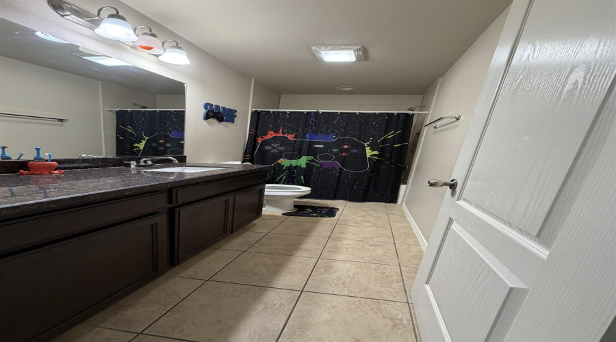 1633 Port Victoria Dr., Laredo, Texas 78045, 3 Bedrooms Bedrooms, 6 Rooms Rooms,2 BathroomsBathrooms,Residential,For Sale,1633 Port Victoria Dr.,20264750