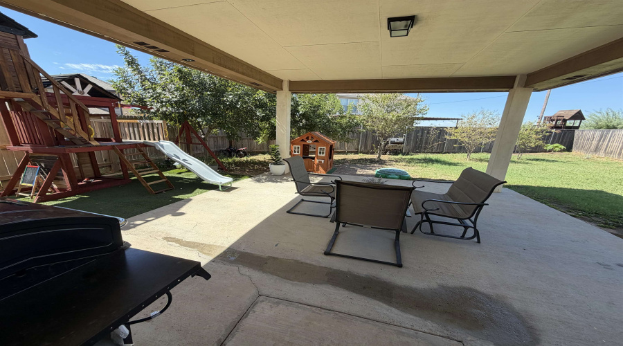 1633 Port Victoria Dr., Laredo, Texas 78045, 3 Bedrooms Bedrooms, 6 Rooms Rooms,2 BathroomsBathrooms,Residential,For Sale,1633 Port Victoria Dr.,20264750