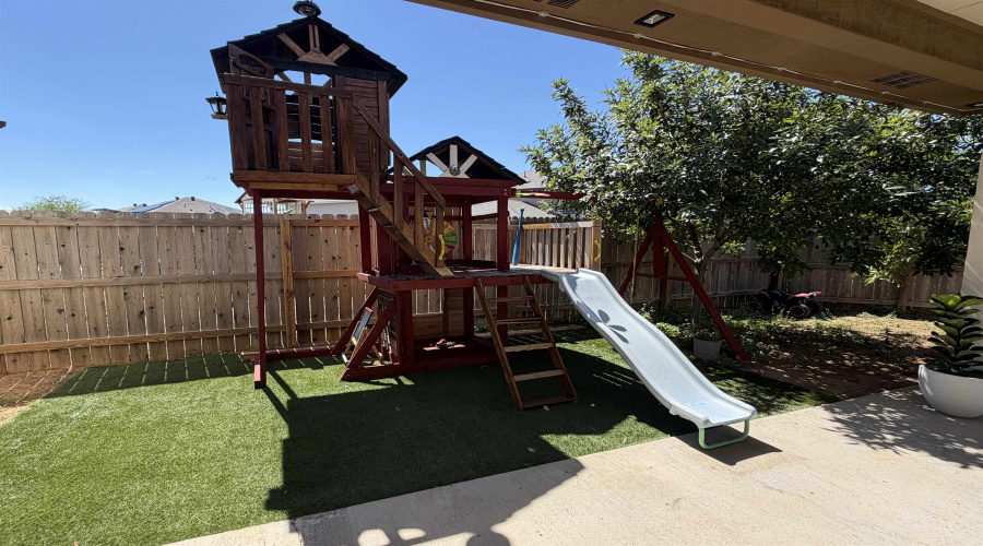 1633 Port Victoria Dr., Laredo, Texas 78045, 3 Bedrooms Bedrooms, 6 Rooms Rooms,2 BathroomsBathrooms,Residential,For Sale,1633 Port Victoria Dr.,20264750