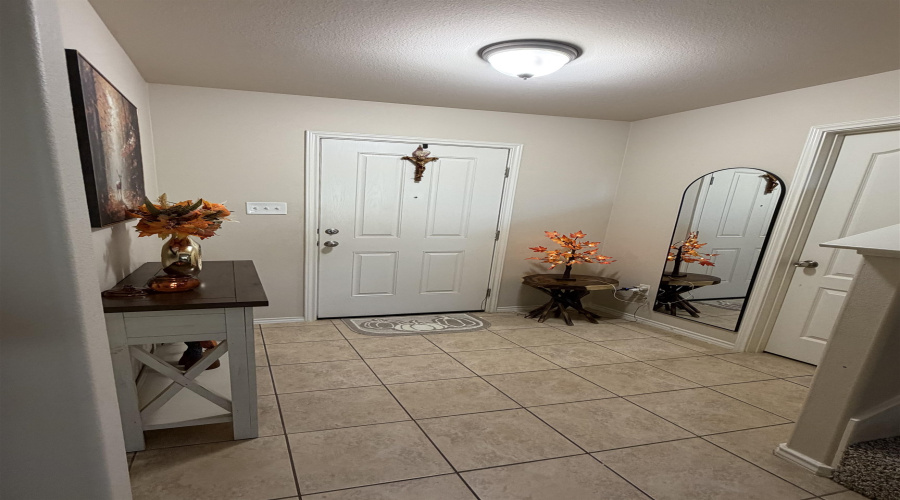1633 Port Victoria Dr., Laredo, Texas 78045, 3 Bedrooms Bedrooms, 6 Rooms Rooms,2 BathroomsBathrooms,Residential,For Sale,1633 Port Victoria Dr.,20264750