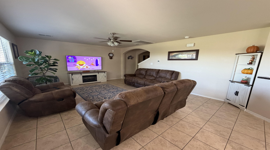 1633 Port Victoria Dr., Laredo, Texas 78045, 3 Bedrooms Bedrooms, 6 Rooms Rooms,2 BathroomsBathrooms,Residential,For Sale,1633 Port Victoria Dr.,20264750