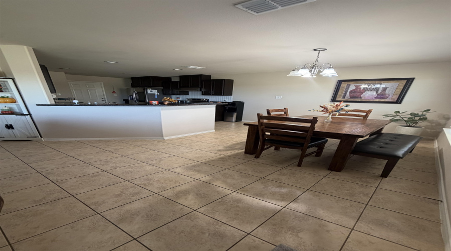1633 Port Victoria Dr., Laredo, Texas 78045, 3 Bedrooms Bedrooms, 6 Rooms Rooms,2 BathroomsBathrooms,Residential,For Sale,1633 Port Victoria Dr.,20264750