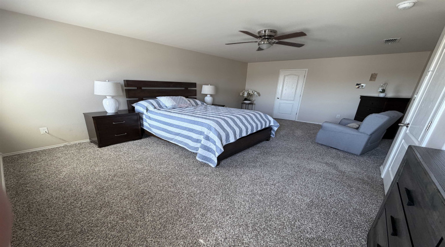 1633 Port Victoria Dr., Laredo, Texas 78045, 3 Bedrooms Bedrooms, 6 Rooms Rooms,2 BathroomsBathrooms,Residential,For Sale,1633 Port Victoria Dr.,20264750