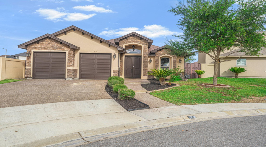 202 Butia Dr, laredo, Texas 78045, 3 Bedrooms Bedrooms, 6 Rooms Rooms,2 BathroomsBathrooms,Residential,For Sale,202 Butia Dr,20264751