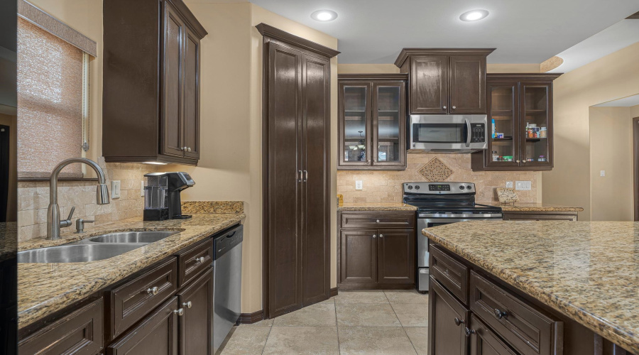 202 Butia Dr, laredo, Texas 78045, 3 Bedrooms Bedrooms, 6 Rooms Rooms,2 BathroomsBathrooms,Residential,For Sale,202 Butia Dr,20264751