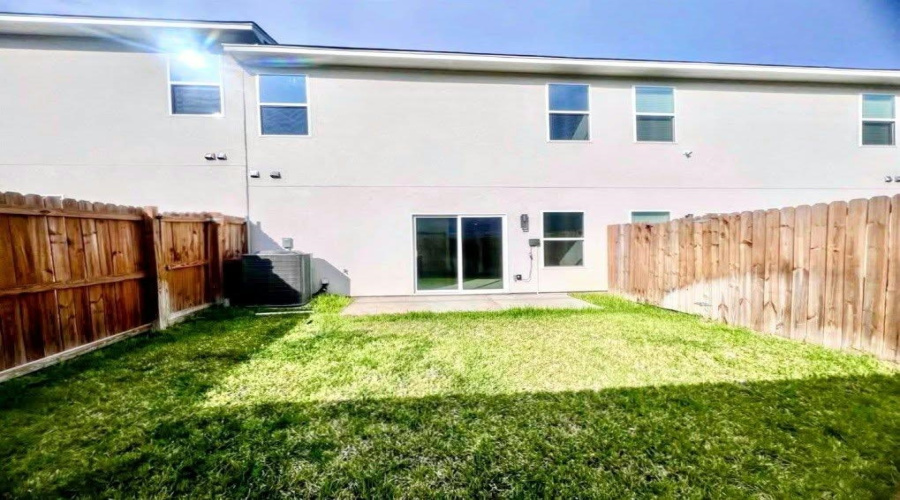 9914 Kaspar, Laredo, Texas 78045, 3 Bedrooms Bedrooms, 6 Rooms Rooms,2 BathroomsBathrooms,Residential,For Rent,9914 Kaspar,20264754