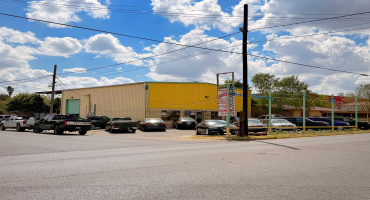 1619 Market St, Laredo, Texas 78043, 1 Room Rooms,1 BathroomBathrooms,Commercial retail/office,For Sale,1619 Market St,20264757