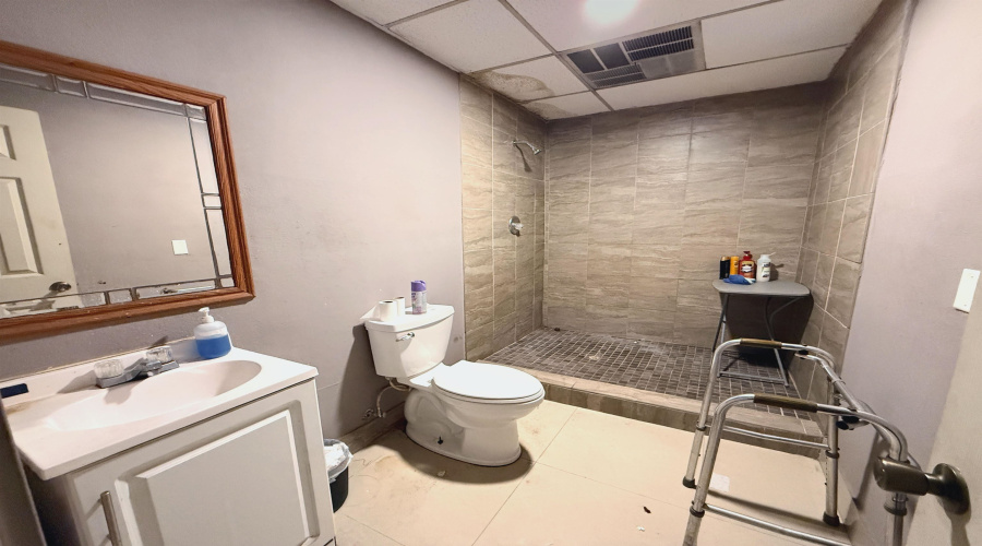 1619 Market St, Laredo, Texas 78043, 1 Room Rooms,1 BathroomBathrooms,Commercial retail/office,For Sale,1619 Market St,20264757