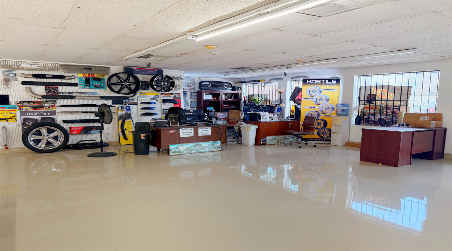 1619 Market St, Laredo, Texas 78043, 1 Room Rooms,1 BathroomBathrooms,Commercial retail/office,For Sale,1619 Market St,20264757