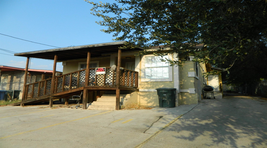 3115 S Jarvis Ave, Laredo, Texas 78046, ,Multi-family,For Sale,3115 S Jarvis Ave,20264762